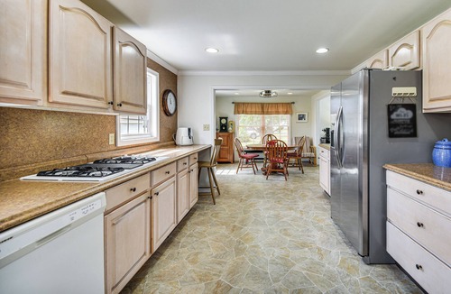 Davis Wharf House | Charming Painter Home w/Chesapeake Bay Views