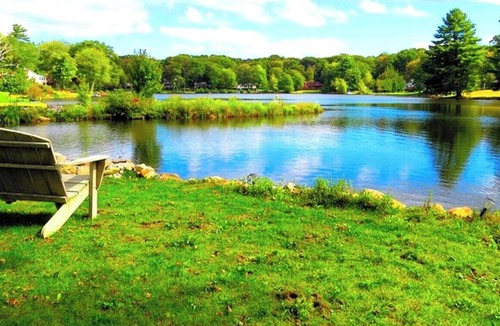 Northwest Harwinton Cottage | Charming Waterfront Cottage Rental near Topsmead State Forest, Connecticut