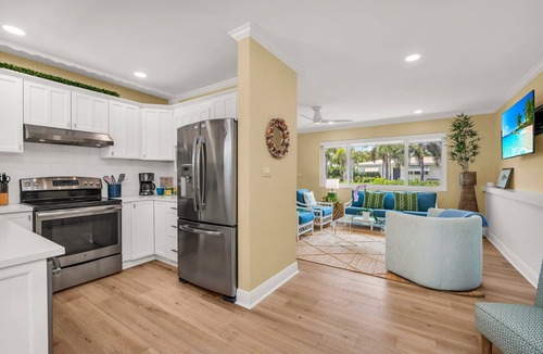 Southside House | Chic Pied-à-Terre + Private Pool in WPB