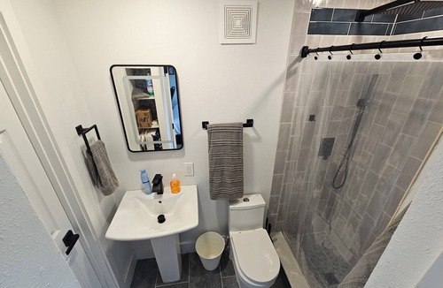 Sanford Apartment | Chic Studio -10 Min to SFB Airport & Boombah Sports Complex