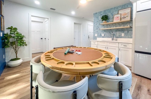 Butler Beach House | Coastal Luxe, Ultimate Fun Retreat, Walk to beach, Mins to Dwntwn, Pet friendly