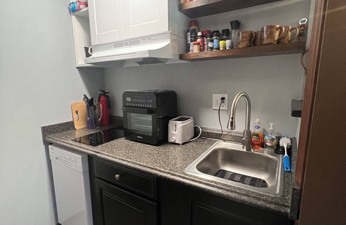 Skyway Apartment | Colorado Springs , Cheyenne Mountain, Broadmoor ,Westside, Skyway