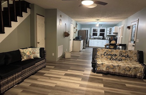 Elk Creek House | COMERS ROCK LODGE 2 BEDROOM 2-BATH WIDE OPEN VIEWS