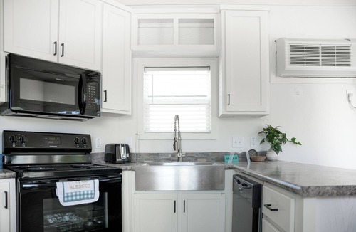 Wyldwood Cabin | Comfortable Tiny Home in RV Park. Near Bastrop & Austin