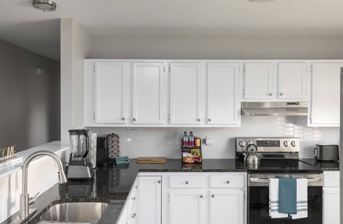 Crestline Heights House | Convenient| Business and Family Friendly Home