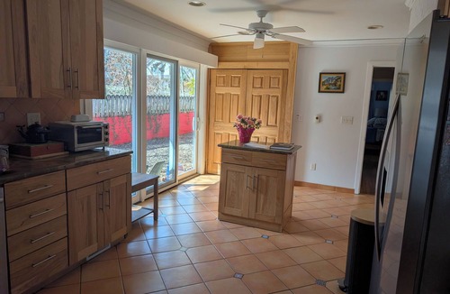 Charlottesville House | Convenient to everything, without the noise and traffic - quiet residential home