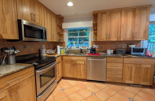 Charlottesville House | Convenient to everything, without the noise and traffic - quiet residential home
