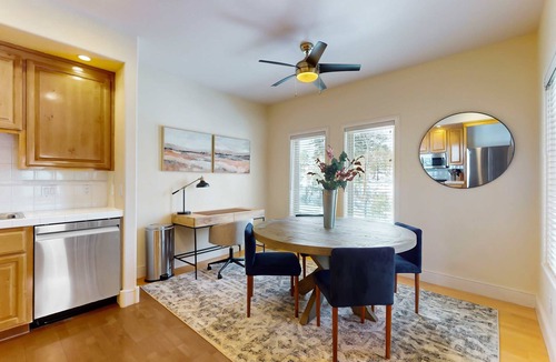 Broken Top Condo | Conveniently located townhome with kitchen, kitchenette, balcony & fireplace