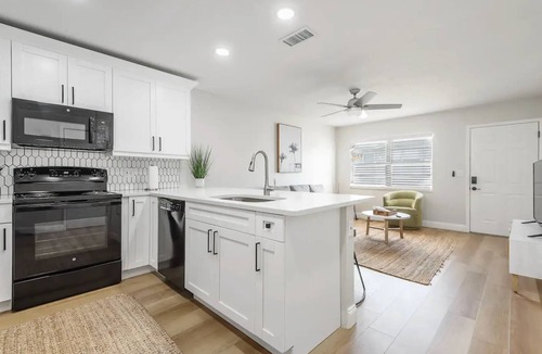 Apollo Beach House | Cozy 1BR Condo | Family & Pet Friendly