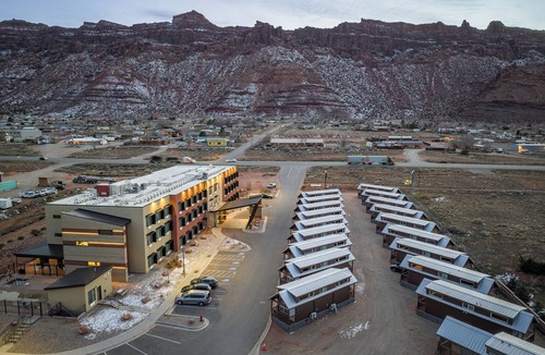 Moab South Valley Cabin | Cozy 2-bedroom cabin #106 in awesome Moab with AC, Wi-Fi