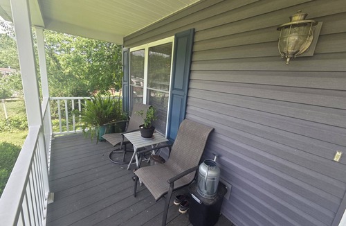 Goldbond House | Cozy 2-bedroom home in SW Virginia near the New River & 20 minutes to Blacksburg