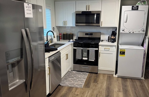 Atlanta Apartment | Cozy and relaxing apartment with Free WiFi located in vibrant Atlanta.
