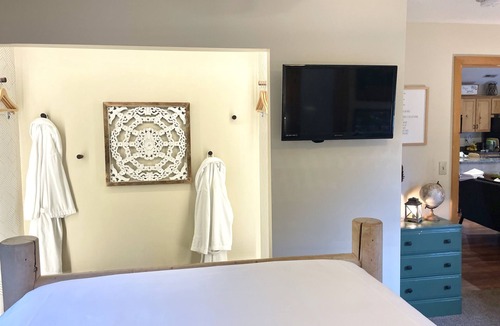 Holladay Cabin | Cozy Cabin w/HOT TUB minutes from Canyons and skiing