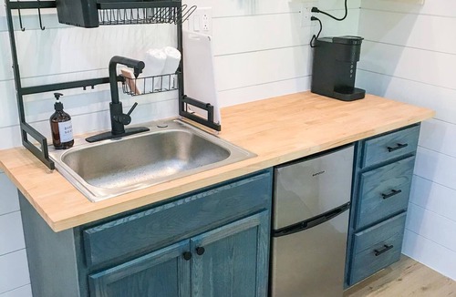 Seneca Cabin | Cozy Clemson TIny House Cabin