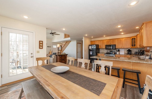 McHenry House | Cozy Dog Friendly Mountain Getaway w/Hot Tub