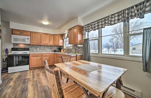 Houghton Lake Heights House | Cozy Houghton Lake Heights Cottage w/Private Yard