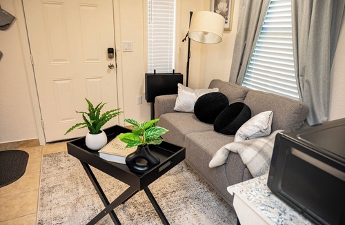 Leon Valley House | Cozy Suite 144 1BR/1BA