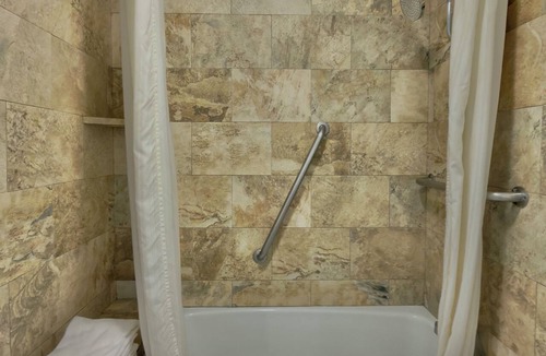 Midvale Hotel | Discovery Inn