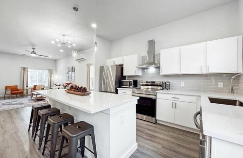 Denver Heights House | Downtown+Riverwalk 2 miles BMT Grad 1 mile to Alamodome