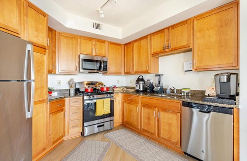 Downtown House | Downtown Silver Spring 2BR Skyline Balcony Suite Walkable to DC Metro LuxePad
