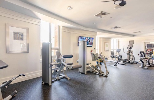 Downtown House | Downtown Silver Spring 2BR Skyline Balcony Suite Walkable to DC Metro LuxePad