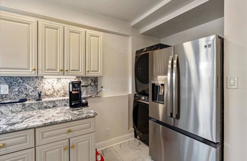 Lower Avenues House | East Street Retreat | Walk Everywhere!