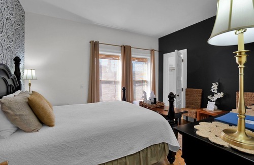 Olean Bed & Breakfast | Elegant Decor, Plush Bedding! Maya Angelou Room
