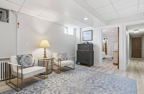 Olean Bed & Breakfast | Elegant Old Library Dickens Suite! Family, Near SBU