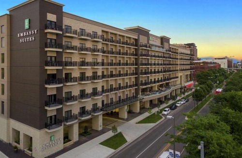 Grand Rapids Hotel | Embassy Suites By Hilton Grand Rapids Downtown