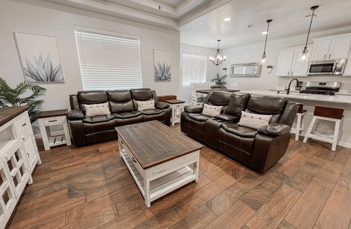 Las Cruces House | ⭐️Enjoy Las Cruces at this Farmhouse Home w/3 BR