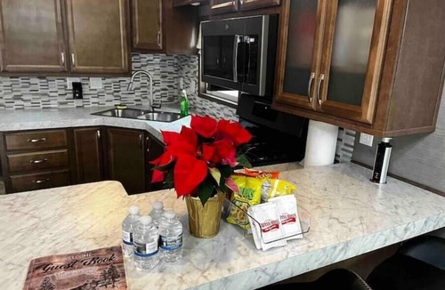 Westford House | Exclusively Pymatuning Tiny Home w hot tub