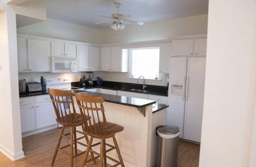 Cape Charles Condo | Family Friendly Cape Charles Getaway-3BR Condo Beach & Kiptopeke Park Access