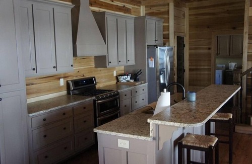 Guntersville Cabin | Fisherman's Dream. 2011 Cabin on Lake Guntersville