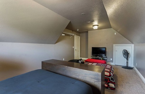 Springdale House | Forget your worries in this spacious and serene space