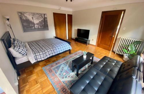 Lower Queen Anne Apartment | Furnished Apartments - Climate Pledge Arena Next Door