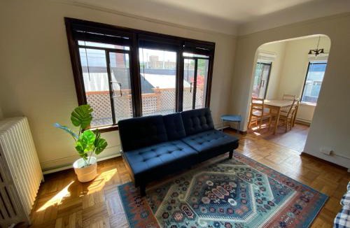 Lower Queen Anne Apartment | Furnished Apartments - Climate Pledge Arena Next Door