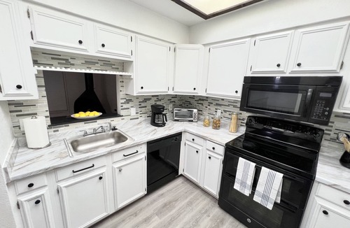 Point Venture House | Golf Course View Newly Remodeled Townhome