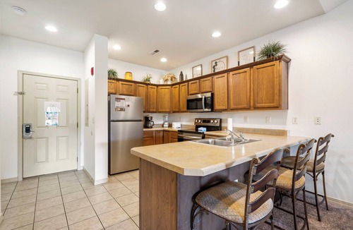Branson Condo | Golf Course Views Updated Condo Near Branson Shows & Dining