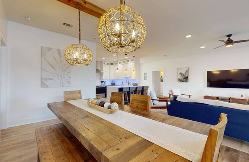 Avalon Beach Estates House | Gorgeous home with private pool and lots of outdoor space