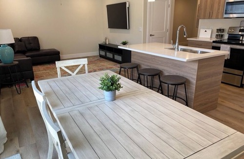 Kanab House | Gorgeous New Townhome with Hot Tub