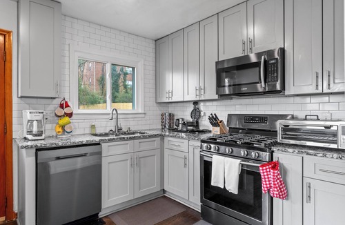 Hapeville House | Hapeville Hideaway 5 Min to ATL Perfect for Layovers, Crews & Biz Travel