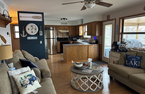 Shell Knob House | Hidden gem Shell Knob, MO! Lake views, boat parking, 2 min walk to water!