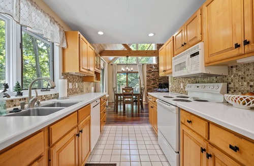 Bellaire Ski Chalet | Hilltop Hideaway Chalet UpNorth Shanty Creek, 3 Kings+Game Room+Firepit+Golf+Ski