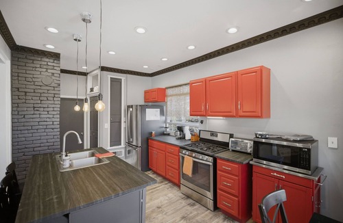 Miller Park House | Historic Cap Hill Oasis w/Yard-Dogs Stay Free!