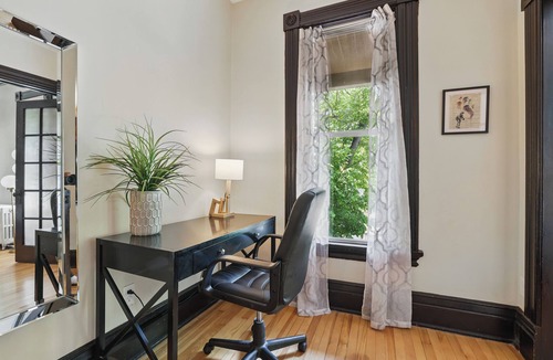 Payne - Phalen House | Historic Victorian for Large Groups 18 Beds Walk to Bars & Coffee