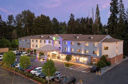 Canyon Park Hotel | Holiday Inn Express Bothell by IHG