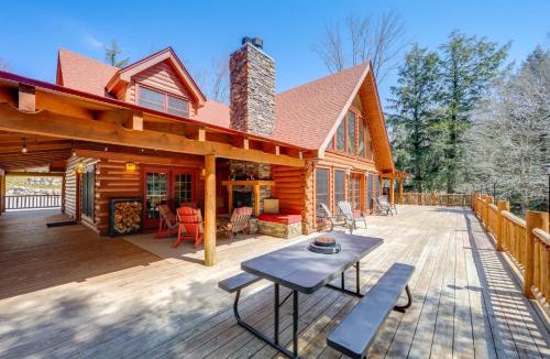Town of Webb House | Hot Tub & Dock: Waterfront Cabin in Old Forge!