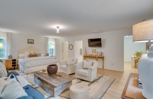 Cave Spring Apartment | Idyllic Cave Spring Studio w/Patio & Fire Pit!