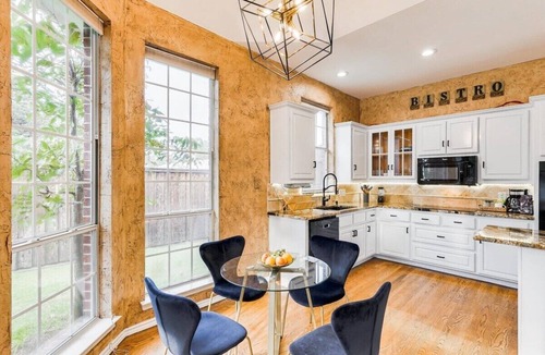 Irving Cottage | Impressive 5BR 3B Home With Pool, Game Room & Cinema Room