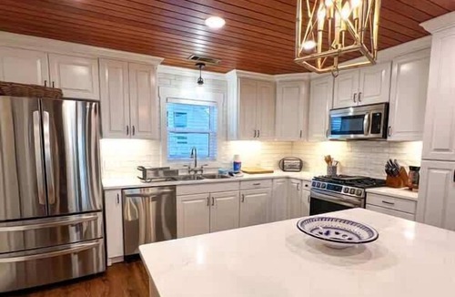 Indian Pass House | IP Beach House- Family Holiday home 3 bedroom sleeps 8, Friendly Ice Machine Southern Coast Vacation Properties